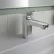 Waschtischarmatur von Ideal Standard in verchromter Ausführung, mit einem schlichten und funktionalen Design, montiert auf einer weißen Oberfläche.